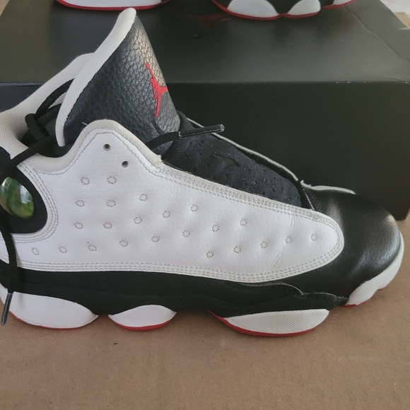 SOLD Jordan 13's 5.5Y - Picture 2 of 4
